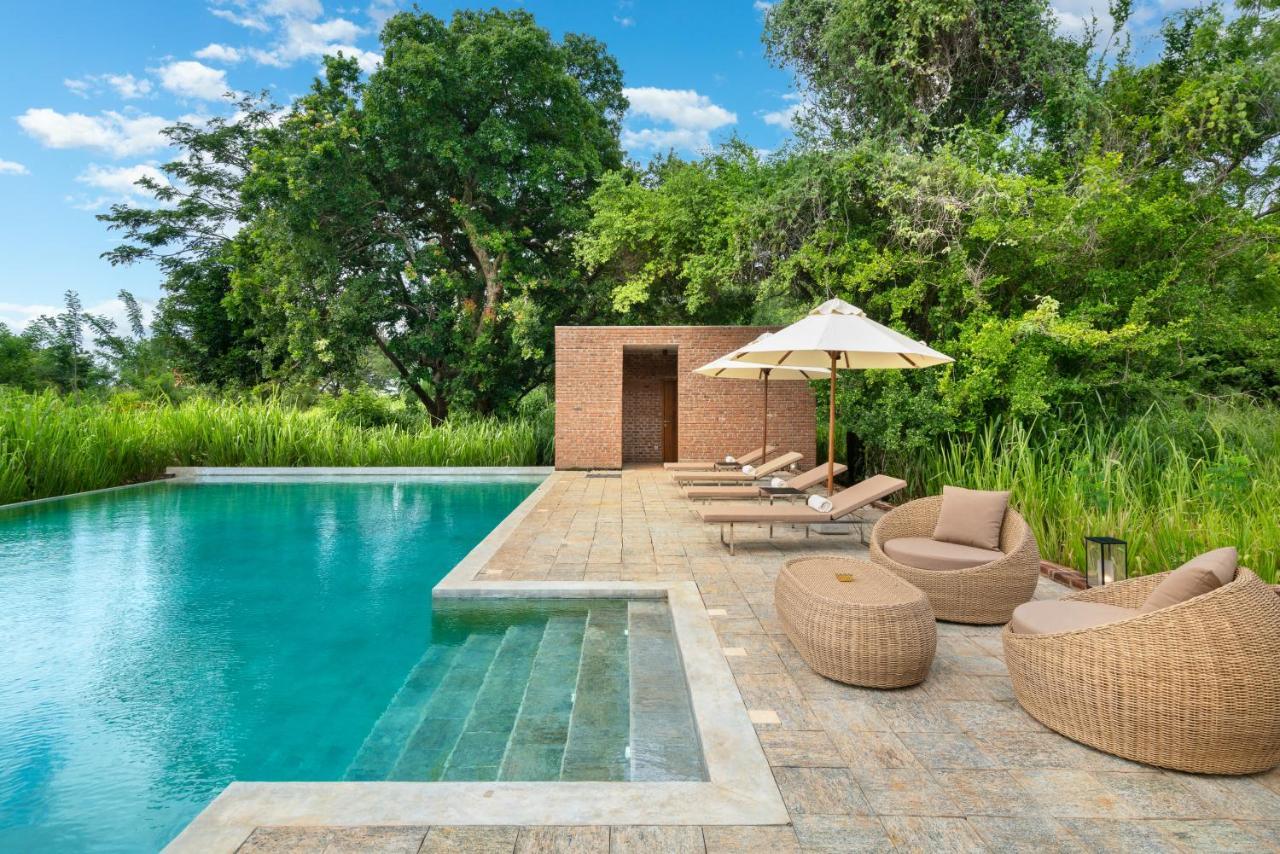 Taru Villas Maia - Хабарана Екстериор снимка